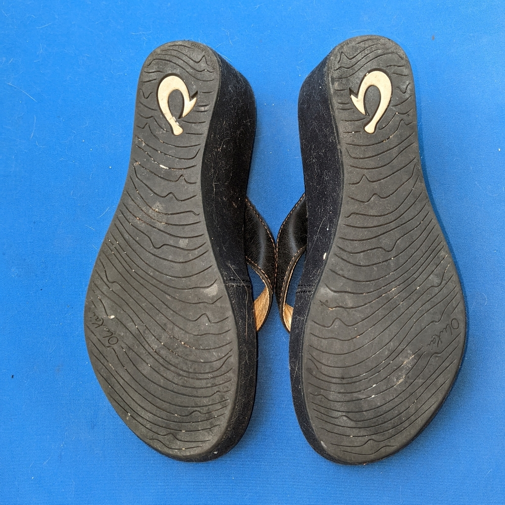 OluKai tooled leather slippers - Picture 2 of 5